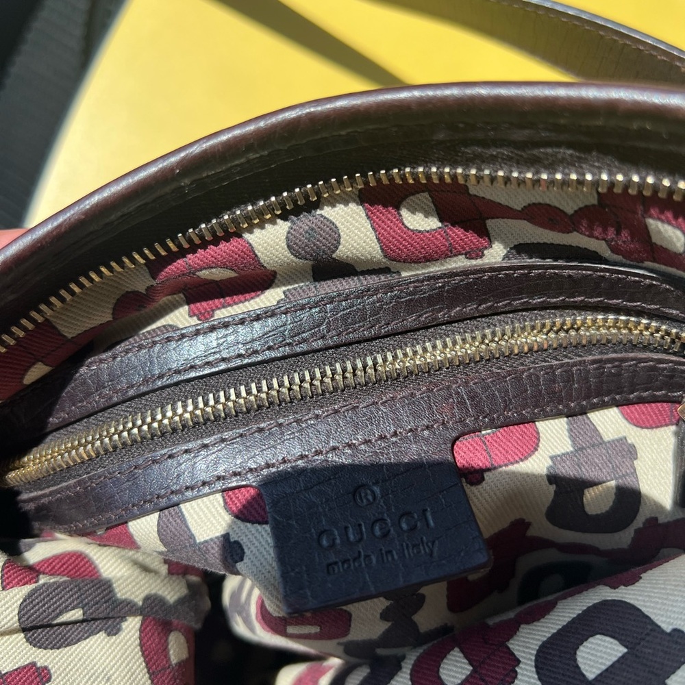 Gucci Cream and Brown Crossbody Bag with Monogram - Picture 5 of 9